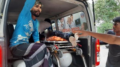 কুমিল্লার মেঘনায় মাইকে ঘোষণা দিয়ে ভোটকেন্দ্রে হামলা