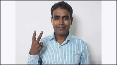 নির্বাচিত চেয়ারম্যান হিটলার গোলদার