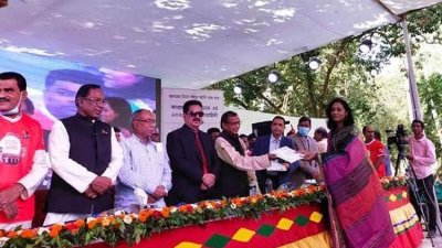 অনুষ্ঠানে বক্তব্য রাখছেন সমাজকল্যাণমন্ত্রী নুরুজ্জামান আহমেদ