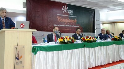 অনুষ্ঠানে বক্তৃতা করছেন পরিকল্পনামন্ত্রী এম. এ. মান্নান
