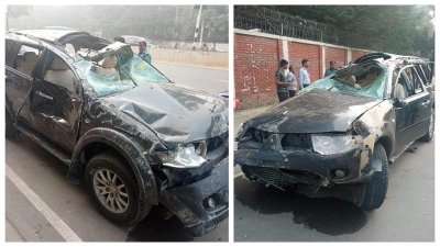 দুর্ঘটনায় ক্ষতিগ্রস্ত গাড়িটি