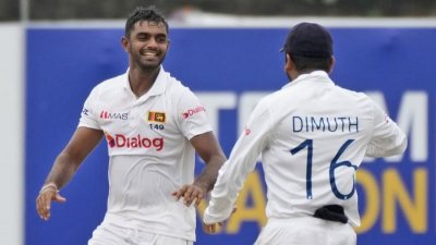 দ্বিতীয় ইনিংসে এম্বুলদেনিয়া নেন ৫ উইকেট।