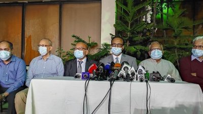 সংবাদ সম্মেলনে চিকিৎসকরা