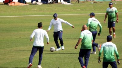 আবারও কোয়ারেন্টিনের মেয়াদ বেড়েছে বাংলাদেশের।