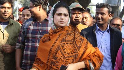 শুভাকাঙ্ক্ষীদের নিয়ে আজ মনোনয়ন জমা দেন সাথী আক্তার