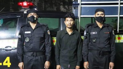 গ্রেফতার নজরুল ইসলাম
