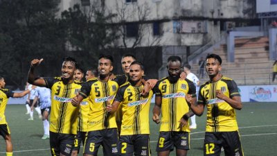 আপাতত ফুটবল থেকৈ সাইফের বিরতি