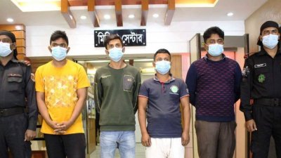 সোনা চুরির ঘটনায় গ্রেফতার চারজন