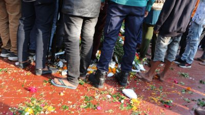 মিরপুর বুদ্ধিজীবী স্মৃতিসৌধে শ্রদ্ধার ফুল পদদলিত