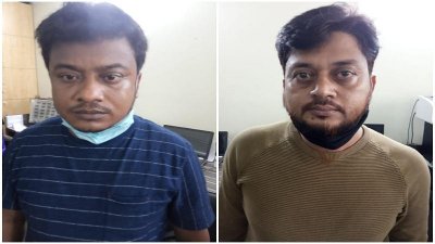 বাঁয়ে জাহিদ ডানে রবি