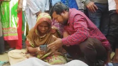 লাশ উদ্ধারের পর স্বজনদের আহাজারি