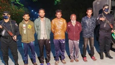 গ্রেফতারকৃত ৫ আসামি