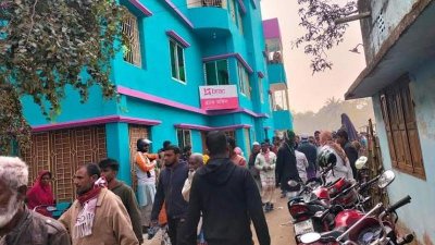 ঈশ্বরদীতে ঘরে ঢুকে মঙ্গলবার সকালে গৃহবধূকে কুপিয়ে হত্যা