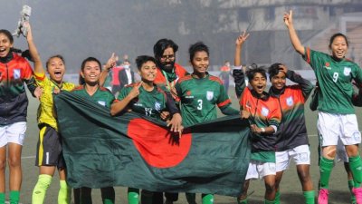 বাংলাদেশের মেয়েদের চ্যাম্পিয়ন হওয়ার আনন্দ