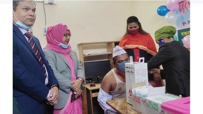 এ কর্মসূচির উদ্বোধন করেন জেলা প্রশাসক অঞ্জনা খান মজলিশ