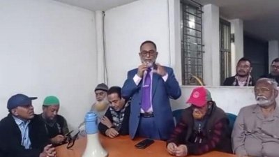 বক্তব্য দিচ্ছেন আতাউর রহমান মুকুল