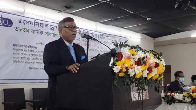 বক্তৃতা করছেন স্বাস্থ্যমন্ত্রী জাহিদ মালেক