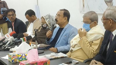 বক্তব্য রাখছেন বিএনপির স্থায়ী কমিটির সদস্য গয়েশ্বর চন্দ্র রায়