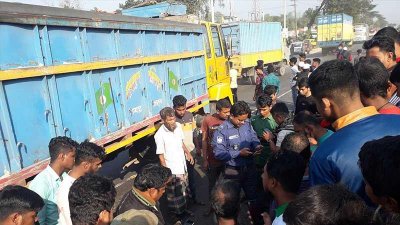 ঘাতক ট্রাকটি করেছে পুলিশ