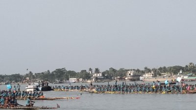 নৌকা বাইচ