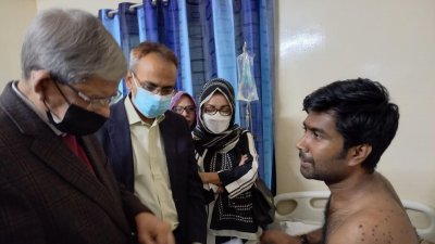 হাসপাতালে চিকিৎসাধীন ছাত্রদল নেতাকে দেখতে যান মির্জা ফখরুল