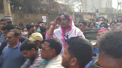 নারায়ণগঞ্জের খানপুরে আওয়ামী লীগের মেয়রপ্রার্থী সেলিনা হায়াৎ আইভীর নির্বাচনি প্রচারণা