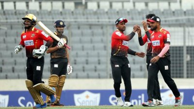 কুমিল্লার উইকেট উদযাপন