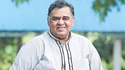 হাসপাতালে অক্সিজেন সাপোর্টে অভিনেতা তুষার খান