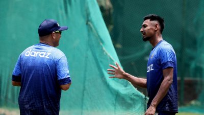 মোস্তাফিজদের জন্য পেস বোলিং কোচ খুঁজছে বিসিবি