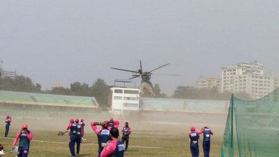 হেলিকপ্টার অবতরণে থেমে গেলো মাশরাফি-তামিমদের অনুশীলন