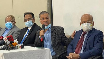 বক্তব্য রাখছেন ডা. শাহাবুদ্দিন তালুকদার
