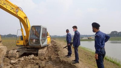 ফসলি জমির মাটি কাটায় অভিযান
