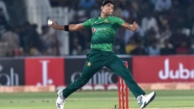 পাকিস্তানি পেসার মোহাম্মদ হাসনাইন। ছবি: টুইটার