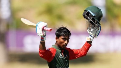 যুব বিশ্বকাপে টানা দুই ম্যাচে সেঞ্চুরি পেয়েছেন আরিফুল ইসলাম