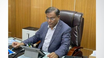 সচিবালয় থেকে ভার্চুয়ালি যুক্ত হয়ে বক্তব্য রাখছেন তথ্য ও সম্প্রচার মন্ত্রী ড. হাছান মাহমুদ