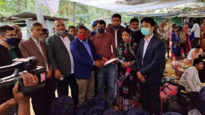 নিহত পাঁচ ভাইয়ের পরিবারের পাশে জেলা প্রশাসন