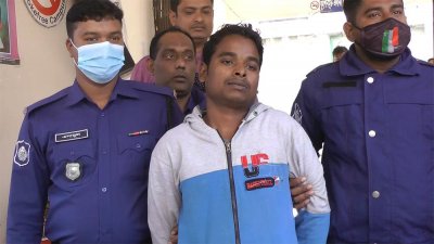 গ্রেফতার আব্দুল মোমিন