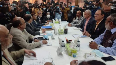 জ্যেষ্ঠ সাংবাদিকদের সঙ্গে সার্চ কমিটির বৈঠক
