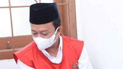 আবাসিক স্কুলের মালিক হেরি উইরাওয়ান