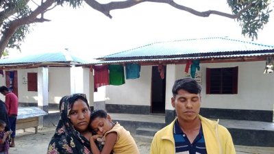 স্বাবলম্বী হয়ে প্রধানমন্ত্রীর দেওয়া জমি ও ঘর ফেরত দিয়েছেন জমির উদ্দিন