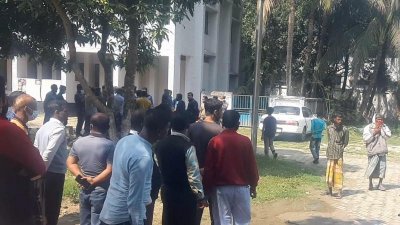 লাশ উদ্ধার করে মর্গে পাঠিয়েছে পুলিশ