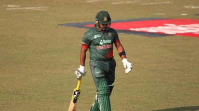 অভিষেকে শূন্য রানে আফতাবের পাশে ইয়াসির