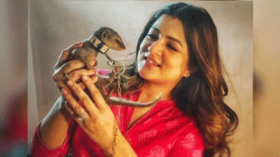 আবারও বিতর্কে শ্রাবন্তী