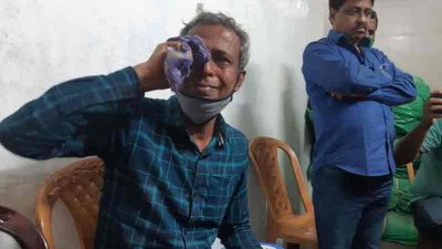 কান্না থামছেই না রাম প্রসাদের