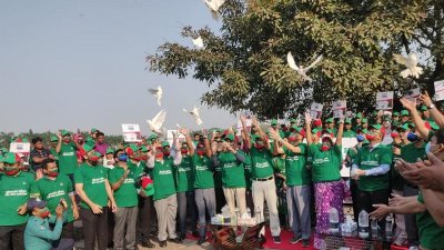 পায়রা উড়িয়ে ভোটার দিবসের উদ্বোধন