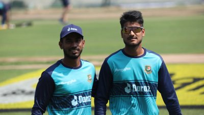 নাঈম শেখের সঙ্গে ইনিংস শুরু করেছিলেন মুনিম শাহরিয়ার