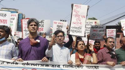 প্রেস ক্লাবের সামনে মিছিলে জোনায়েদ সাকি (ছবি সাজ্জাদ হোসেন)