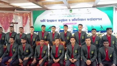 জার্সি উন্মোচন ও অফিশিয়াল ফটোসেশনে জাতীয় হকি দল।