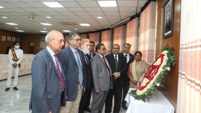 ৭ মার্চ উপলক্ষে বঙ্গবন্ধুর প্রতিকৃতিতে জাজেস কমিটির পুষ্পস্তবক অর্পণ