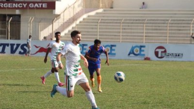 পুলিশ এফসি ও স্বাধীনতা সংঘ ম্যাচের একটি মুহূর্ত